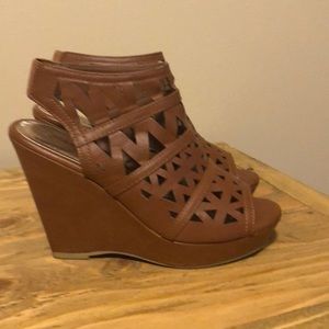 Leather wedge